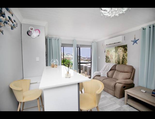 2 BEDROOM TOWNHOUSE FOR SALE IN ISLAND VIEW